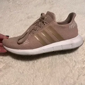 Adidas swift run ash deuxiere pearl